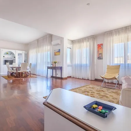 Апартаменты Treviso 4, *